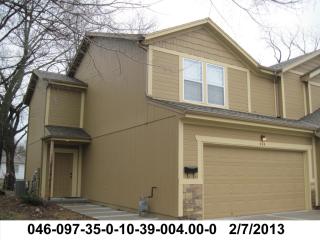 406 Pine St, Olathe KS  66061-2524 exterior