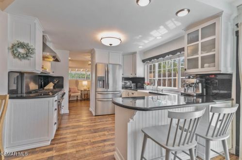 2824 Galena Ave, Simi Valley CA 93065-2712 exterior