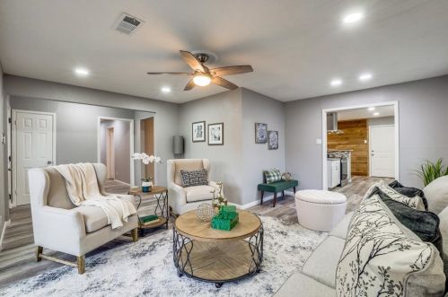 2306 Five Mile Pkwy, Dallas, TX 75224-3600