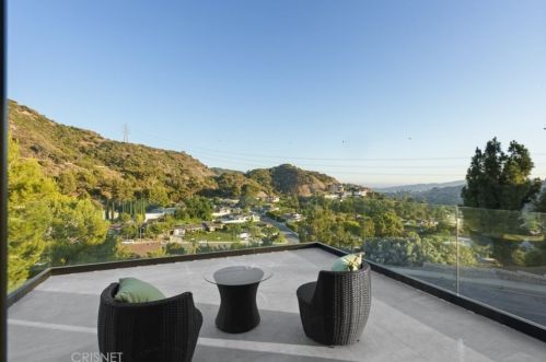 2434 Delisle Ct, Glendale CA  91208-2210 exterior