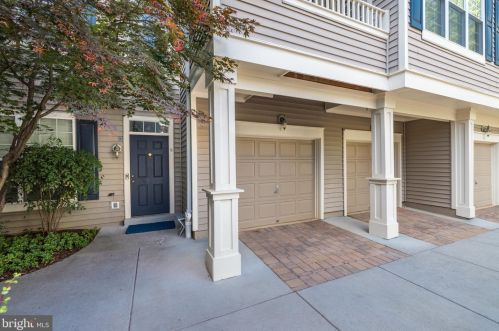 11406 Windleaf Ct, Herndon, VA 20194-2047