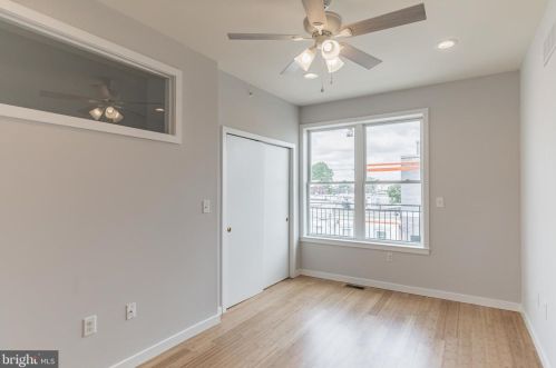 2033 4 St, Philadelphia PA 19122-1509 exterior