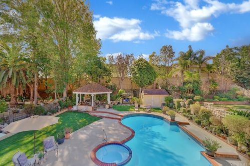 8588 Rock Fish Cir, Santa Ana, CA 92708-5006