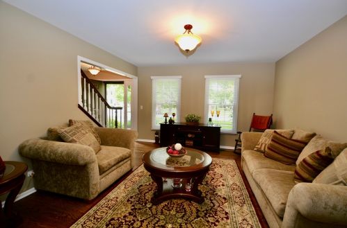 2415 Worthing Dr, Naperville, IL 60565-3063