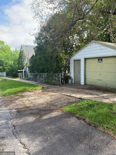 740 Hall Ave, Saint Paul MN  55107-3301 exterior