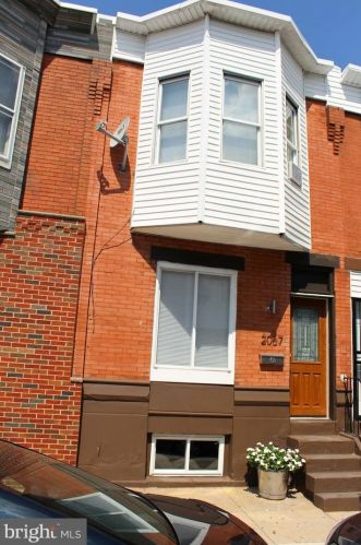 2067 Emily St, Philadelphia, PA 19145-2822