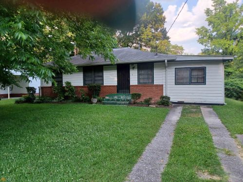 761 Commodore Dr, Atlanta, GA 30318-6333