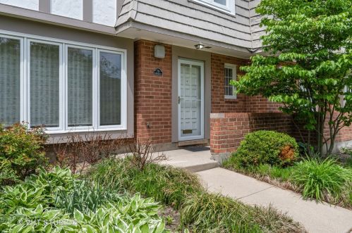 724 Lorraine Cir, Highland Park, IL 60035-3931
