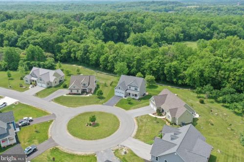 463 Deerfield Village Dr, Shepherdstown WV  25443 exterior