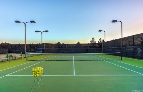 18 Shadybend, Irvine CA  92602-0844 exterior