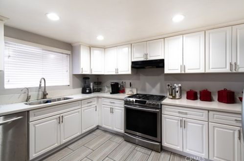 3911 Dalley Way, Riverside CA  92509-2707 exterior