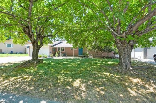 5605 Memory Way, Fair Oaks, CA 95628-2936