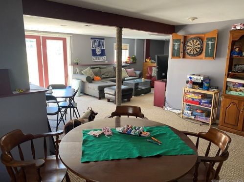 115 Edgewood Rd, Niantic CT  06357-1615 exterior