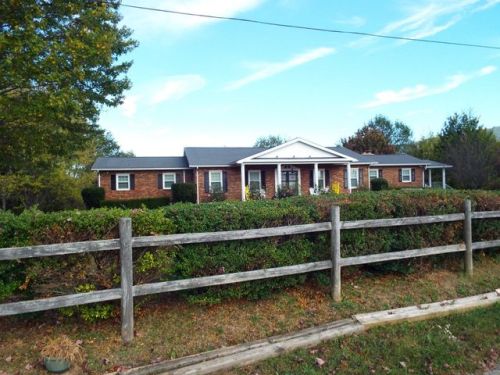 377 Camelot Dr, Yards, VA 24605-9082