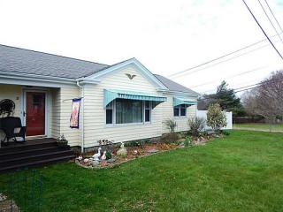 5 Sprague Ct, Portsmouth, RI 02871-2716