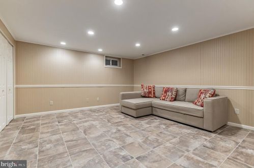 302 Crestwood Ave, Haddonfield NJ 08033-2917 exterior