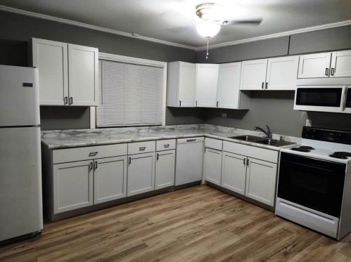 8745 43rd St, Lyons, IL 60534-1010