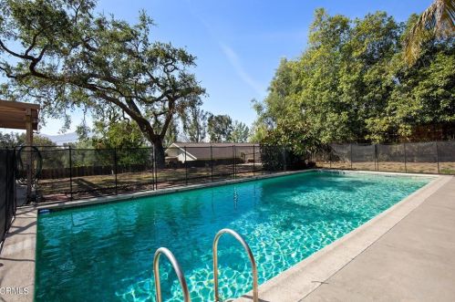 5253 Ramsdell Ave, Glendale CA 91214-3738 exterior