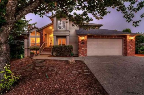 561 Anderson Dr, Silverton OR  97381-2201 exterior