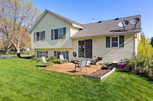 9063 Glacier Rd, Saint Paul MN  55125-3467 exterior