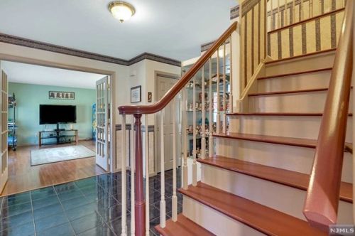 17 Harborside Dr, Wantage, NJ 07461-4860