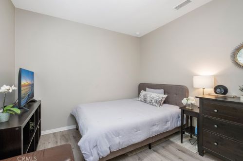 254 Kempton, Irvine CA  92620-2154 exterior