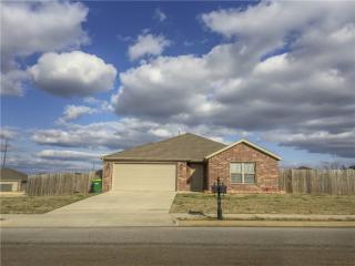 301 Violet St, Centerton, AR 72719-7941