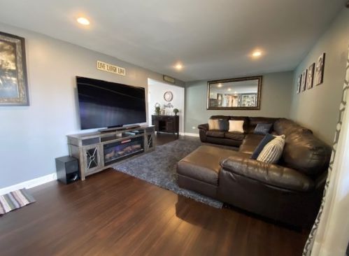 79 Sheffield Rd, Boulder Hill, IL 60538-2422