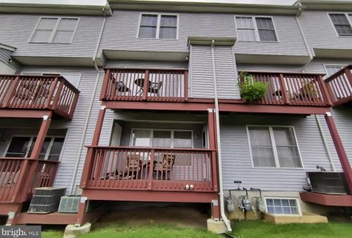21 Victory Ct, Dover, NJ 07801-5560