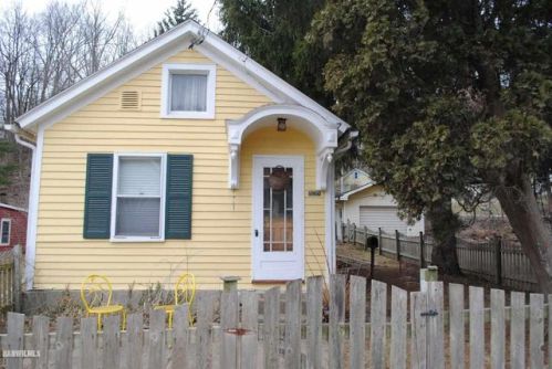 520 Spring St, Galena, IL 61036-2132