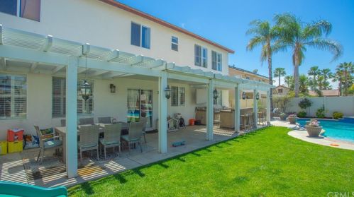 17677 Cedarwood Dr, Riverside CA  92503-7039 exterior