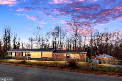 18194 Wrightsville Rd, Bowling Green, VA 22427-2427