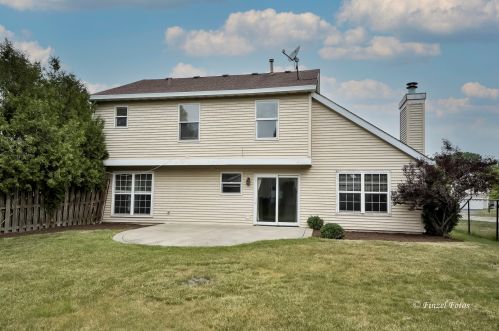 1137 Boxwood Ct, Bull Valley, IL 60014-1804