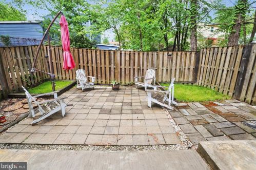 9270 Sprucewood Rd, Springfield VA  22015-3559 exterior