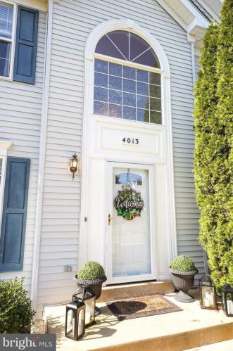 4013 Ravenbrook Ct, Woodbridge, VA 22193-5759