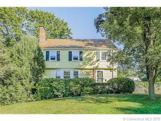 255 Crest St, Hartford, CT 06109-1418