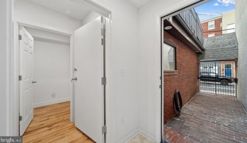 512 4 St, Philadelphia PA 19133-3105 exterior