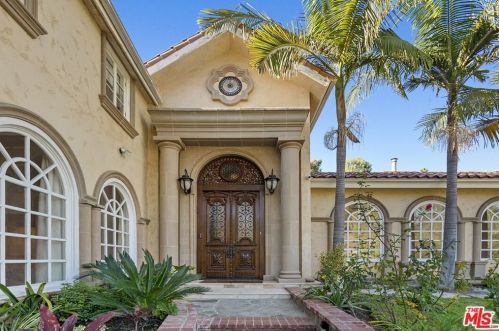4601 Balboa Ave, Van Nuys CA  91316-4106 exterior