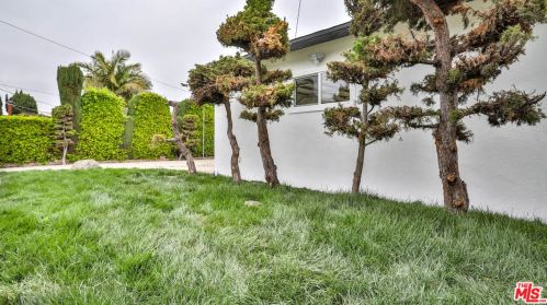 13606 Lemoli Ave, Hawthorne CA  90250-7722 exterior
