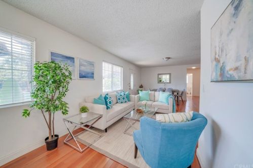 4543 104th St, Inglewood, CA 90304-1801