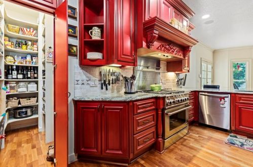 250 Cameron Ridge Dr, Atlanta GA  30328-4709 exterior