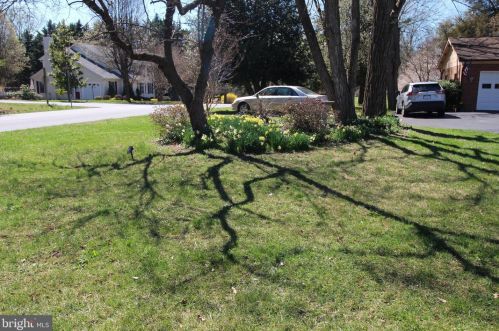 17 Friendship Ct, Charles Town WV 25414-5058 exterior