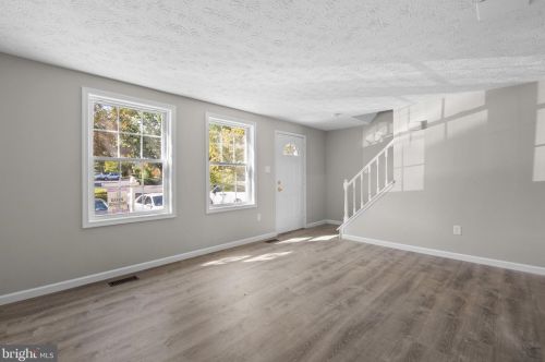 1365 Elm Grv Cir, Silver Spring MD 20905-6060 exterior