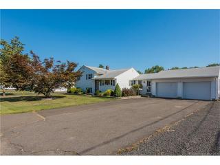 58 Carr St, Wallingford, CT 06492-3909