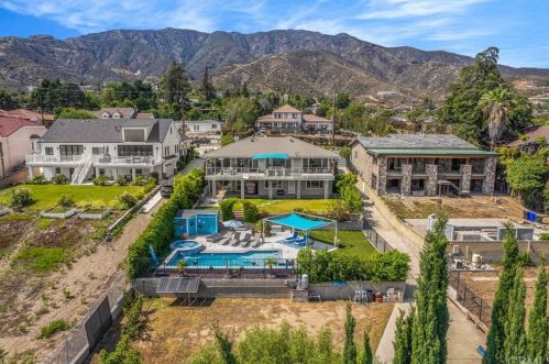 450 25 St, Upland CA 91784-8338 exterior