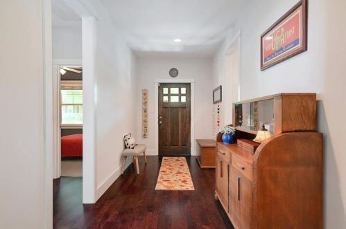 2003 Alegria Rd, Austin TX  78757-3218 exterior