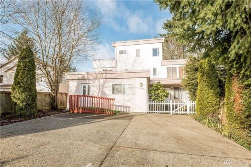 13205 12 Ave, Seattle WA  98198-3866 exterior