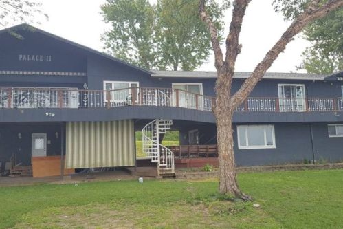115 Front St, Oquawka, IL 61469