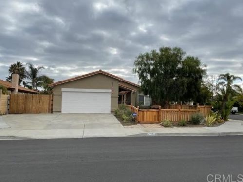 756 Valley Crest Dr, Oceanside, CA 92058-7402