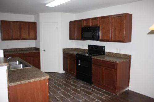 2145 Sims Dr, Fort Worth TX  76119-5546 exterior